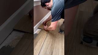 How to Scribe First and Last Rows flooring lvp contractor floordesign floorexperts floors [upl. by Wynne]