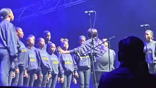 Dave Matthews Band introduces Thanda Choir opener in Cape Town South Africa [upl. by Fitzhugh]