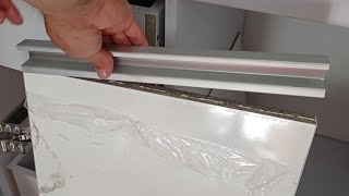 CÓMO INSTALAR PERFIL EN ALUMINIO PARA PUERTAS EN MELAMINA [upl. by Enyawad]