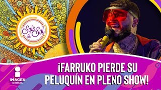 ¡Farruko pierde su peluquín en pleno show  Sale el Sol [upl. by Eeliak87]