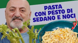 Pasta con pesto di sedano e noci [upl. by Crescin]