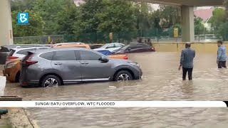 Sungai Batu overflow WTC flooded [upl. by Madel]