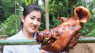 Yummy pig head recipe cooking by countryside life TV [upl. by Euqenimod]