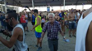 Abuelo bailando en el Opening Carl Cox  DreamBeach 2016 [upl. by Riplex]