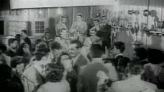 Mazzaropi canta Cai sereno cai A Carrocinha 1955 [upl. by Yoong387]