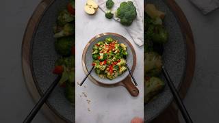 Brokkolisalat 🥦🍎 EinfachTasty EinfachTastyRezept Brokkoli Grillen Beilage Buffet [upl. by Bathulda643]