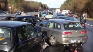 34 Fahrzeuge krachen nach Starkregen auf der A67 ineinander [upl. by Aikym427]