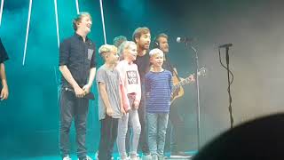 Max Giesinger  80 Millionen Refrain  Stadthalle Wilhelmshaven  291017 [upl. by Laden354]