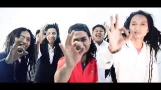 MOMONON  SEMANGAT OKE Official Music Video [upl. by Notrub]