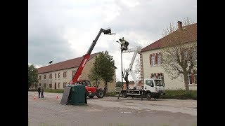 Implantation de candélabres solaires autonomes au camp militaire du Valdahon [upl. by Earezed75]