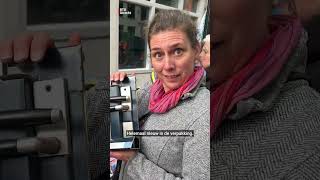 Verslaggever probeert petje 🧢 te ruilen op de rommelmarkt  RTV Utrecht [upl. by Eillak721]