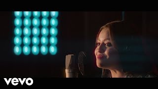 Karol Sevilla  Mírame De quotSiempre Fui Yo 2quot  Grabando en estudio  Disney [upl. by Averell125]