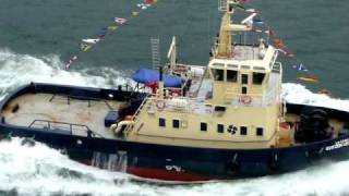 Svitzer Leixoes Tug Boat doing donuts at Lisbon Portugal alongside the Azura at Sailaway May 2010 [upl. by Yblehs257]