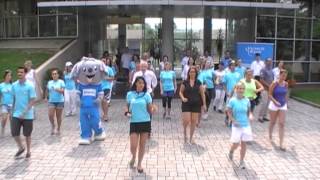 VACANCES BLEUES  Flashmob Les Jardins de lAtlantique  Le plaisir de vous voir sourire [upl. by Eeloj838]