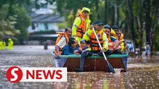 Johor floods Seven routes closed in Kota Tinggi [upl. by Ainocal]