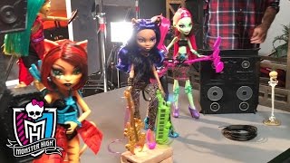 Behind the Scenes of the Monster High Fierce Rocker Photo Shoot  Monster High [upl. by Bravin]