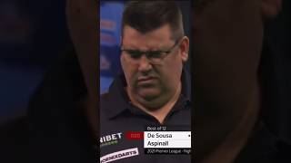 Fail Der Kommentator sieht es SOFORT 😳😳🤯 Jose de Sousa darts shorts Dart Darts 😳😬😳fail [upl. by Alikahs]