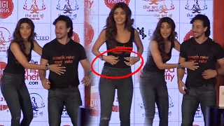 Shilpa Shettys Reaction AFTER Touching Tiger Shroffs Six Pack ABS [upl. by Joe]