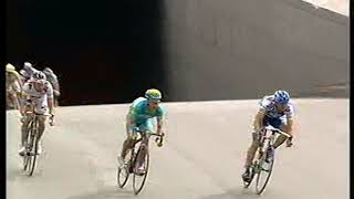 Tour de France 2005 etappe 21 Alexander Vinokourov wint [upl. by Niwde]