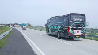 IRING IRINGAN BUS DI TOL DEMAK [upl. by Weinhardt]