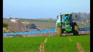 Pulvérisation sur bléspraying of wheat 2012 [upl. by Eletnahs]