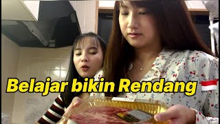 Istri Jepang belajar masak Rendang untuk sahur suami 😁 [upl. by Ralli944]