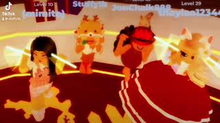 She take my dinero Roblox Dance [upl. by Shore183]