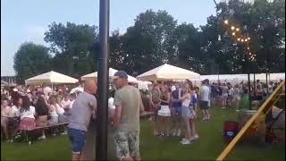 Uptown Funk tijdens een polderfoodfeest in De Kwakel op 31 juli 2024 [upl. by Nodyroc684]