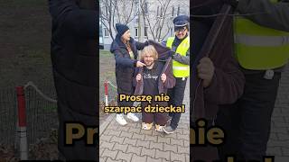 Pan POLICJANT porządku pilnuje 👮🚔 śmieszne rodzinka suchary Cybermarianpl [upl. by Pomfrey922]