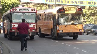 Motoristas del transporte público piden diálogo con el gobierno [upl. by Pleasant]