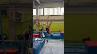 GIRO ARROSTO INDIETRO A PARALLELA parallele ginnasticaartistica sports gym gymlife ginnastica [upl. by Eatnoj]