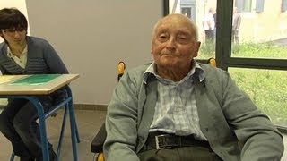 Le bac se passe de 14 à 87 ans [upl. by Atival]