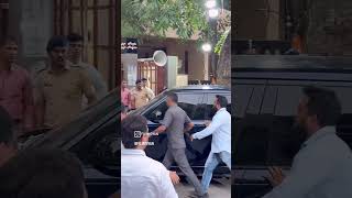 Salman Khan arrived with heavy security at Baba Siddiquis Residence 💔😢 Respect Buttonsubscribe [upl. by Murage]