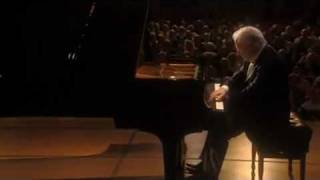 Barenboim plays Beethoven Sonata No 18 in E flat Major Op 31 No 3 quotThe Huntquot  2nd Mov [upl. by Lindner]