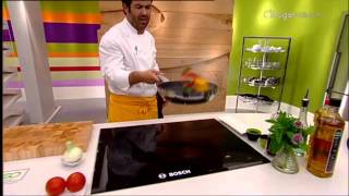 Cocina con Bruno Oteiza Coca de salchichas [upl. by Ylrebnik]