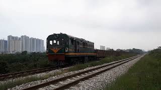 D10H028 Tàu hàng 3601 rời ga Phú Diễn  Freight train VNR [upl. by Eadrahc]