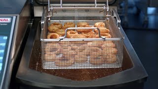 Wie gehts Frittieren im VarioCookingCenter  RATIONAL [upl. by Bosch420]