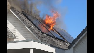 Grote uitslaande woningbrand in Oldenzaal www112Oldenzaalnl [upl. by Eytak843]