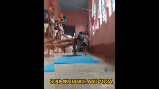 Hand balance yoga how to do handballs yoga viral ytshorts subscribe sorts viral [upl. by Adaven]