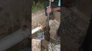 Borewell pump slip lifted by help of casing die 15 hp borewell water pump viral trending [upl. by Ethbin527]