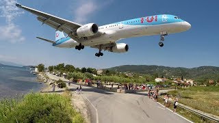 WTF Boeing 757 using the REVERSE GEAR  Skiathos Airport [upl. by Endora]