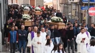 Fonni dolore e tristezza al funerale dei quattro ragazzi [upl. by Koorb]