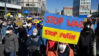 Großdemonstrationen in Deutschland für Frieden in der Ukraine  AFP [upl. by Htebezile]