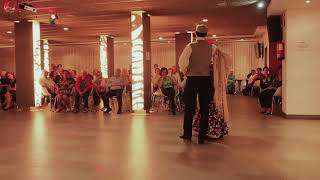 BAILANDO EL CHOTIS EN BENIDORM [upl. by Alarick]