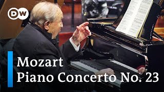 Mozart Piano Concerto No 23  Menahem Pressler Gulbenkian Orchestra amp Leo Hussain [upl. by Clovis]