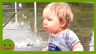 Videos para niños ★ Colección de niños traviesos con agua [upl. by Sheelah779]