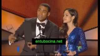 Don Omar amp Natti Natasha ganan premio como quotCancion Latin Rhythm del Añoquot  Premios Billboard 2013 [upl. by Wing752]