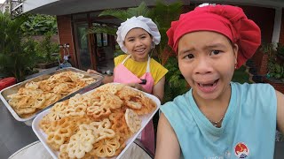 Make Flowershaped Bread Dipped in Flour Very Beautiful Crispy Delicious for Grandma and Children [upl. by Aztiram829]