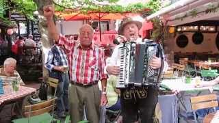 Bergvagabunden  Ein Gast singt mit quotBEIM LINDENWIRTquot  Drosselgasse [upl. by Ytsud]