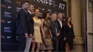 Alfombra Roja Premio Donostia COSTA GAVRAS ADULTS IN THE ROOM PPD  2019 [upl. by Annua]